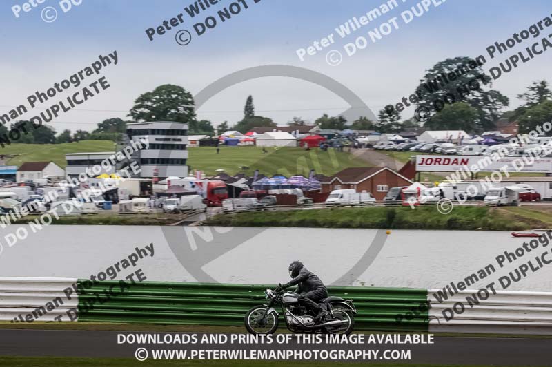 Vintage motorcycle club;eventdigitalimages;mallory park;mallory park trackday photographs;no limits trackdays;peter wileman photography;trackday digital images;trackday photos;vmcc festival 1000 bikes photographs